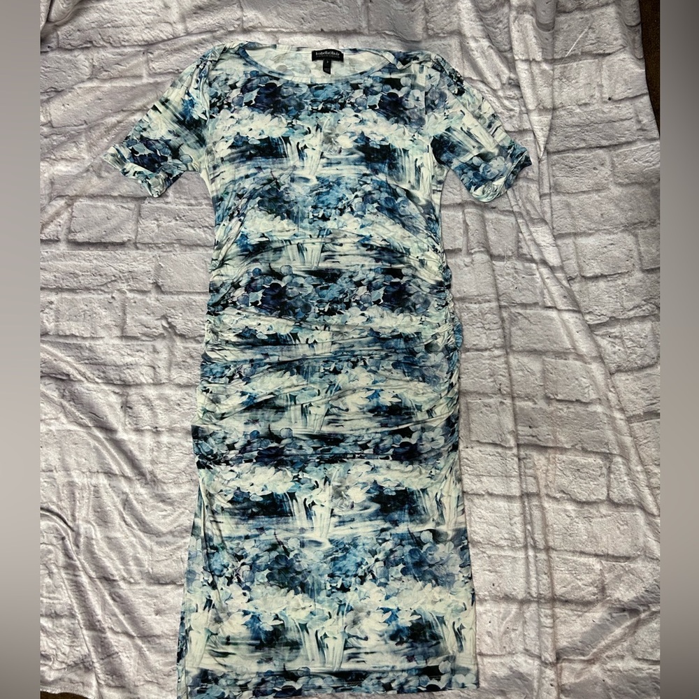 A pea in the pod maternity dress